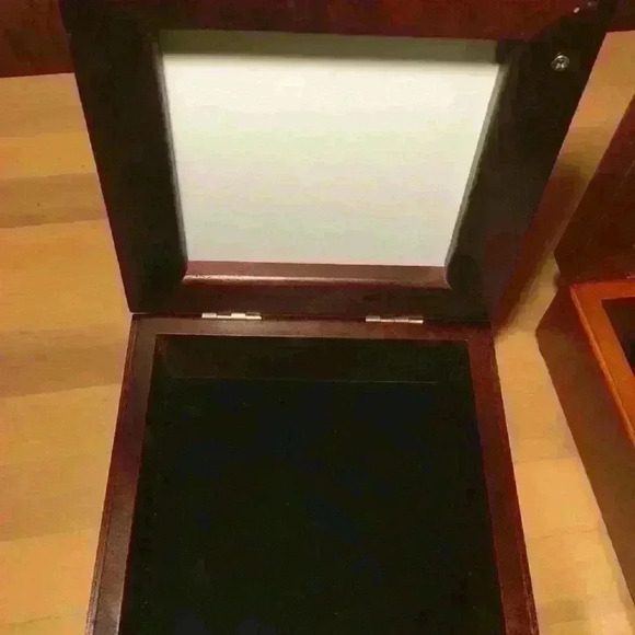 Roses or LOVE Jewelry/ Keepsake box - Picture 3 of 9